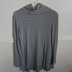 Green striped turtle neck